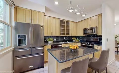 506 E Unit C E 32nd St, Chicago, IL 60616 photo 9
