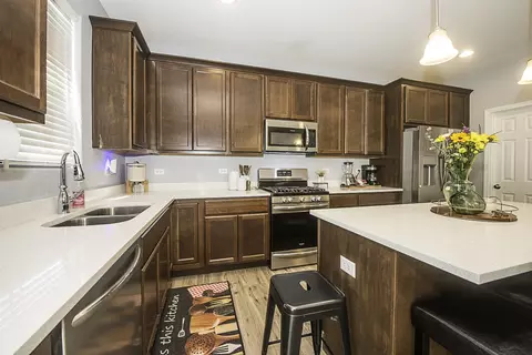 Kitchen - 6804 Whisper Glen Dr, Plainfield, IL 60586 photo 3 of 4