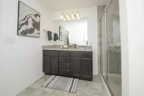 Bath - 6804 Whisper Glen Dr, Plainfield, IL 60586 photo 4 of 5