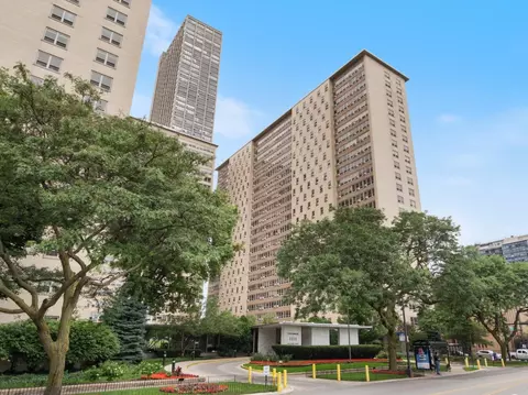 3950 N Lake Shore Dr #2010B, Chicago, IL 60613