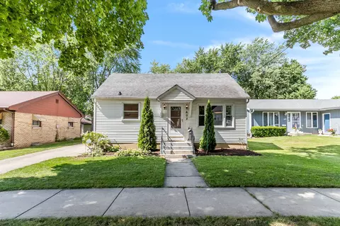 602 Mountain St, Aurora, IL 60505