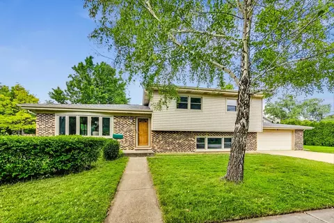 516 W Clarendon St, Arlington Heights, IL 60004