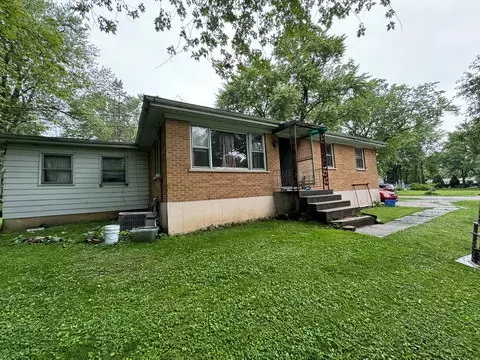 25431 W Hilldale Ave, Antioch, IL 60002