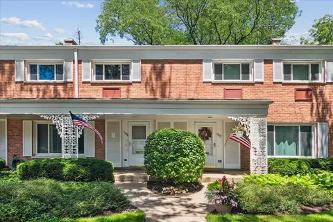 1504 Palmgren Dr, Glenview, IL 60025