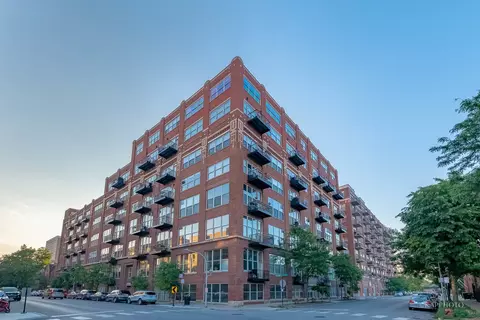 1500 W Monroe St #212, Chicago, IL 60607