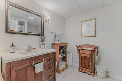 Bath - 12 N216 Berner Dr, Elgin, IL 60120 photo 3 of 4