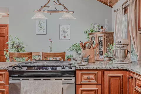 Kitchen - 12 N216 Berner Dr, Elgin, IL 60120 photo 1 of 4