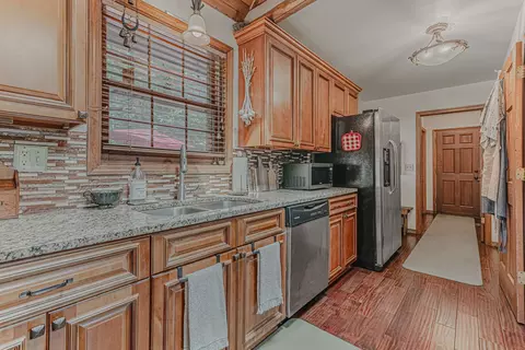 Kitchen - 12 N216 Berner Dr, Elgin, IL 60120 photo 4 of 4