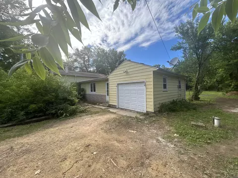 19606 Bunker Hill Rd, Woodstock, IL 60098