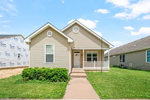 112 Riverbend Dr, Genoa, IL 60135
