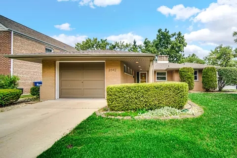 2042 Spruce Rd, Homewood, IL 60430