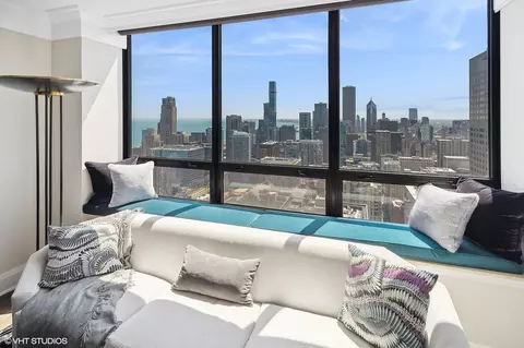 180 E Pearson St #5405, Chicago, IL 60611 photo 12