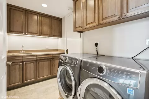 180 E Pearson St #5405, Chicago, IL 60611 photo 15
