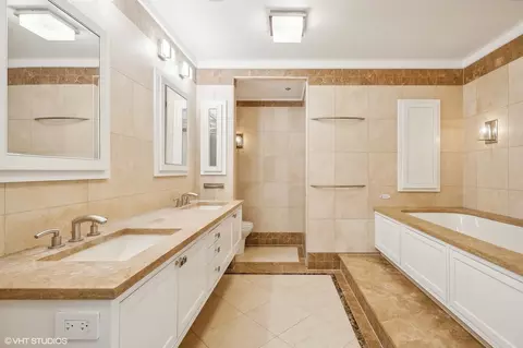 180 E Pearson St #5405, Chicago, IL 60611 photo 18