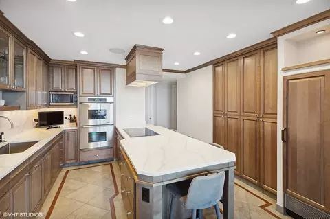 180 E Pearson St #5405, Chicago, IL 60611 photo 7