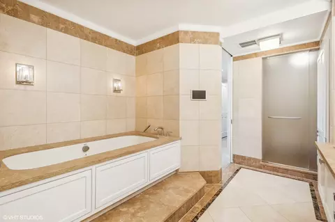 180 E Pearson St #5405, Chicago, IL 60611 photo 19