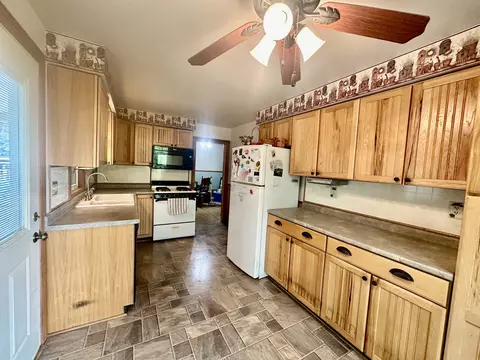 16213 W State Rd, Pecatonica, IL 61063 photo 6