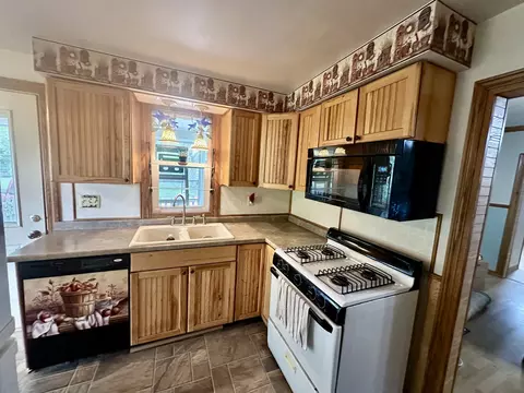 16213 W State Rd, Pecatonica, IL 61063 photo 8