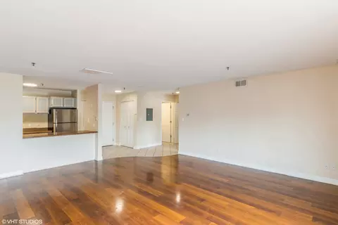 Living - 3265 Kirchoff Rd #128, Rolling Meadows, IL 60008 photo 2 of 3