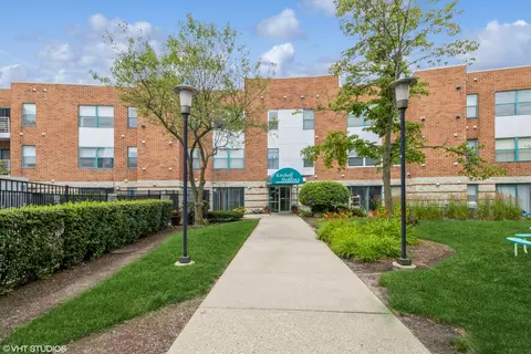 3265 Kirchoff Rd #128, Rolling Meadows, IL 60008