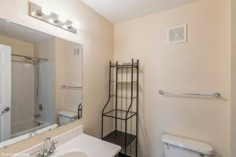 Bath - 3265 Kirchoff Rd #128, Rolling Meadows, IL 60008 photo 1 of 2