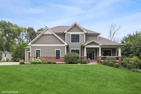 6113 Dunham Rd, Downers Grove, IL 60516