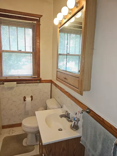 Bath - 208 3rd Ave, Rock Falls, IL 61071 photo 1 of 2