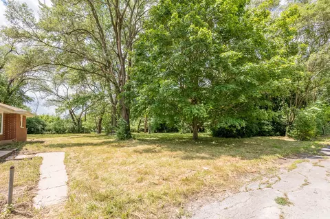 Exterior - 3235 E Red Oak Ln, Crete, IL 60417 photo 2 of 3