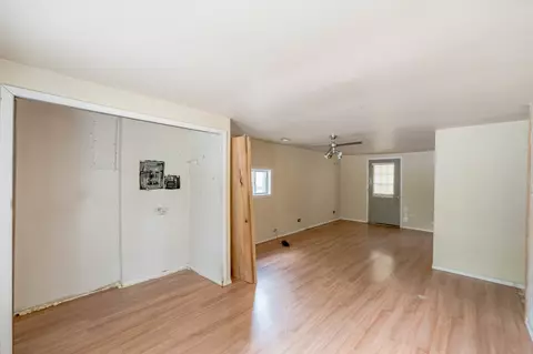 Living - 3235 E Red Oak Ln, Crete, IL 60417 photo 5 of 6