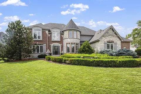 4075 Meadow View Dr, Saint Charles, IL 60175