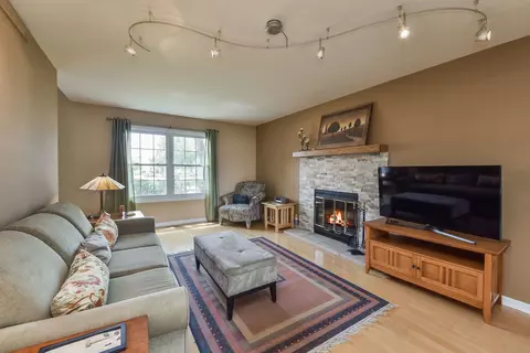 Living - 1402 Bow String Ct, Carol Stream, IL 60188 photo 1 of 2