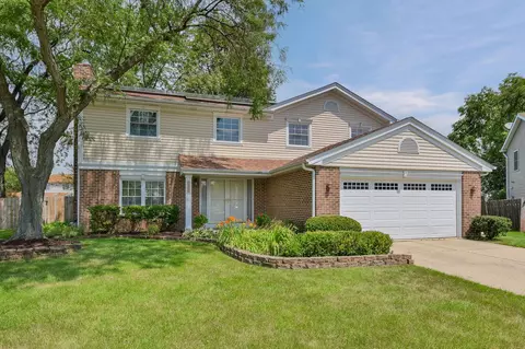 1402 Bow String Ct, Carol Stream, IL 60188