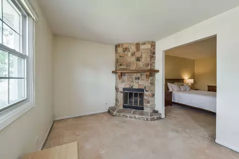 Bedroom - 1402 Bow String Ct, Carol Stream, IL 60188 photo 2 of 5