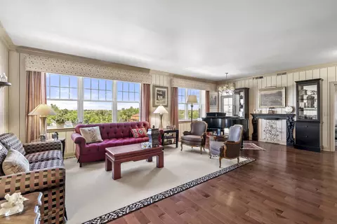 Living - 1 Itasca Pl #407, Itasca, IL 60143 photo 1 of 5