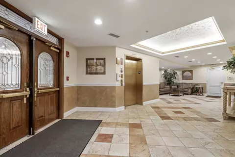 Entry Way - 1 Itasca Pl #407, Itasca, IL 60143 photo 2 of 2