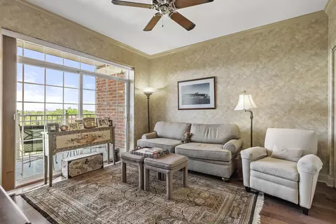 Living - 1 Itasca Pl #407, Itasca, IL 60143 photo 5 of 5
