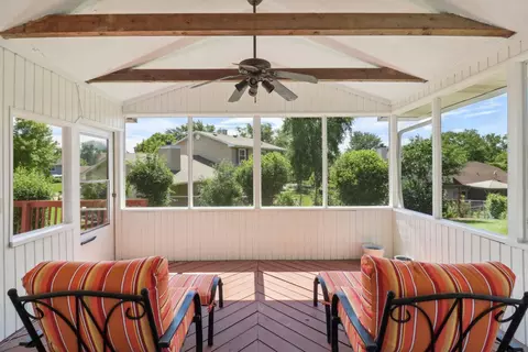 3990 Whispering Trails Dr, Hoffman Estates, IL 60192 photo 22