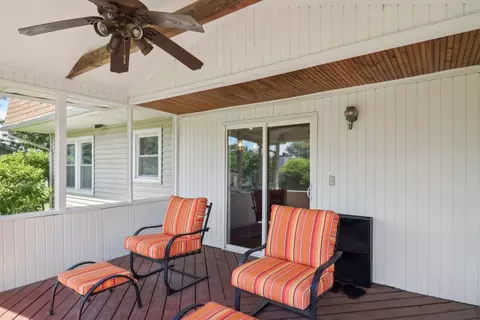 3990 Whispering Trails Dr, Hoffman Estates, IL 60192 photo 21