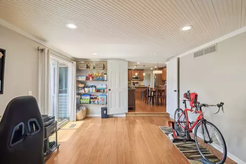 3990 Whispering Trails Dr, Hoffman Estates, IL 60192 photo 7