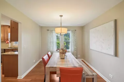 3990 Whispering Trails Dr, Hoffman Estates, IL 60192 photo 12