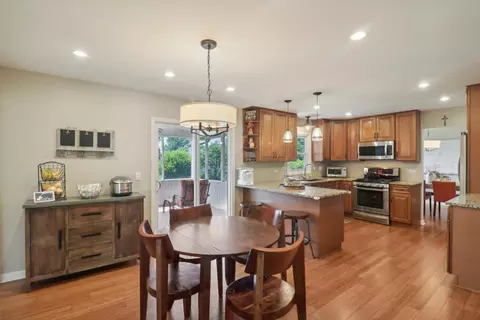 3990 Whispering Trails Dr, Hoffman Estates, IL 60192 photo 14