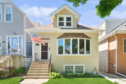 5111 W Dakin St, Chicago, IL 60641
