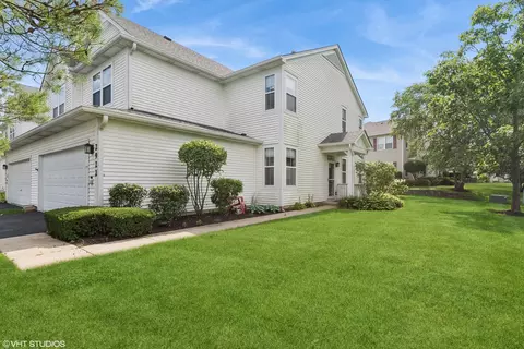 2922 Falling Waters Dr, Lindenhurst, IL 60046