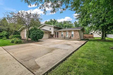 1906 Illini Dr, New Lenox, IL 60451