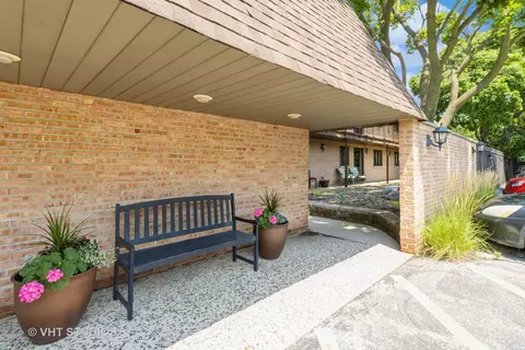 520 E Main St #1B, Barrington, IL 60010
