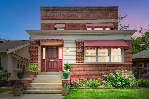 7316 S Paxton Ave, Chicago, IL 60649