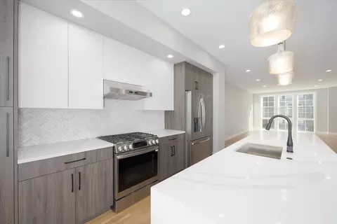 Kitchen - 4442 S Drexel Blvd #E, Chicago, IL 60653 photo 4 of 6