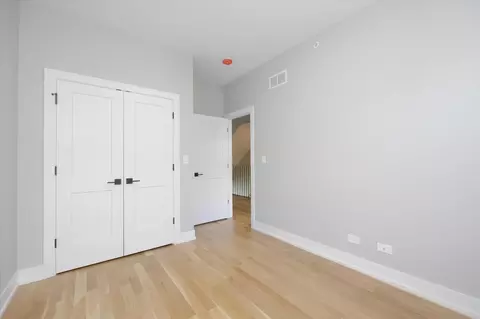 Bedroom - 4442 S Drexel Blvd #E, Chicago, IL 60653 photo 3 of 4