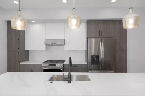 Kitchen - 4442 S Drexel Blvd #E, Chicago, IL 60653 photo 3 of 6