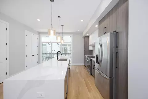 Kitchen - 4442 S Drexel Blvd #E, Chicago, IL 60653 photo 2 of 6